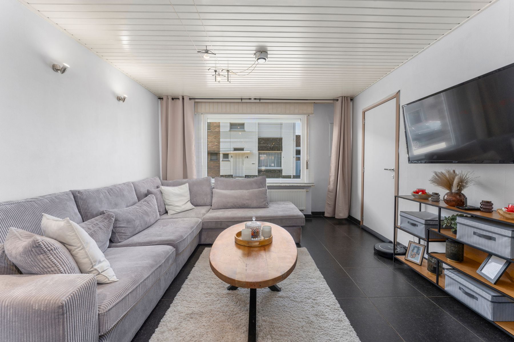 Centraal gelegen gerenoveerde rijwoning met 3 slpk en tuin foto 11