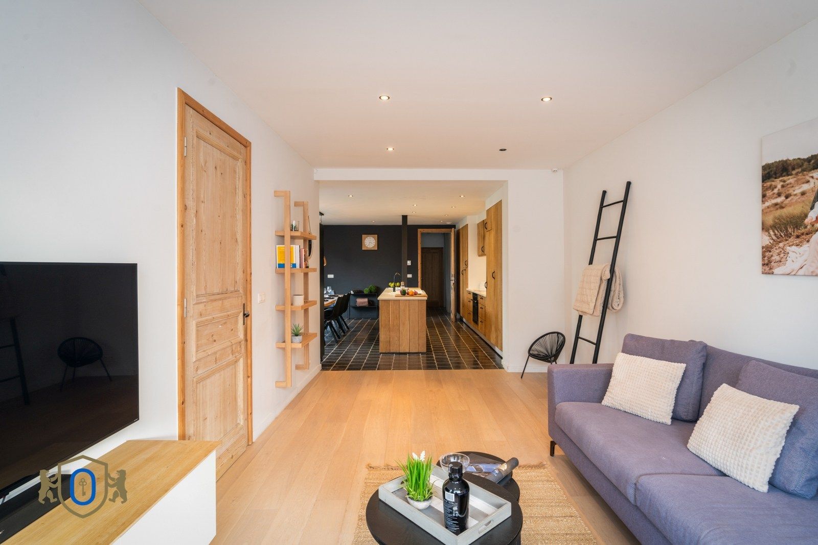 Halfopen 3-slpkr woning met tuin & carport foto 11