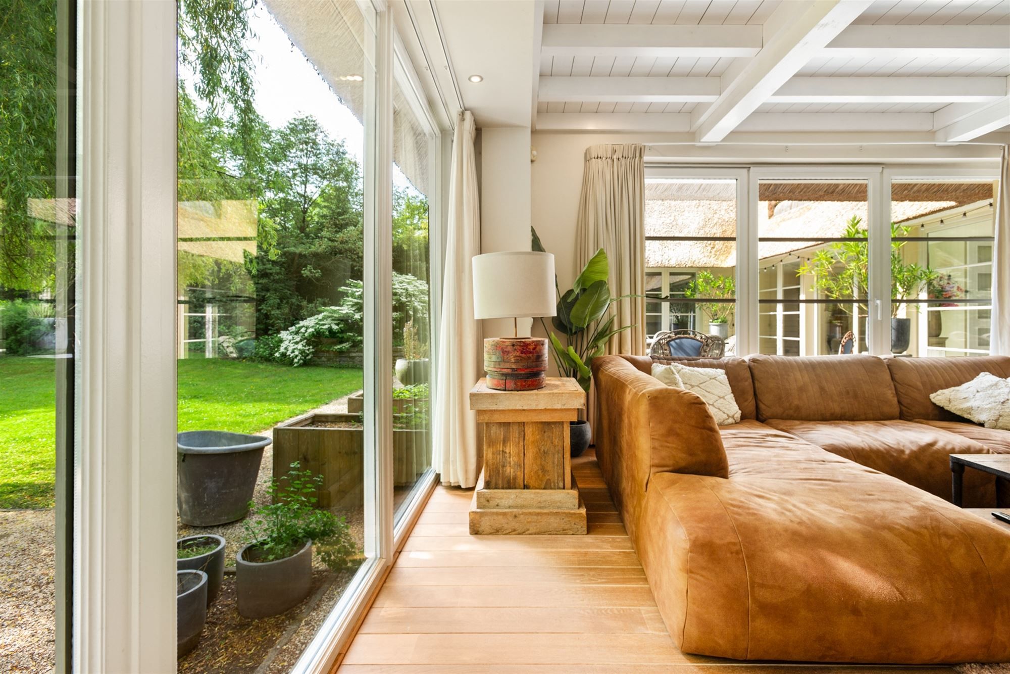 Exclusieve rietgedekte villa op 5.717 m² grond. foto 9