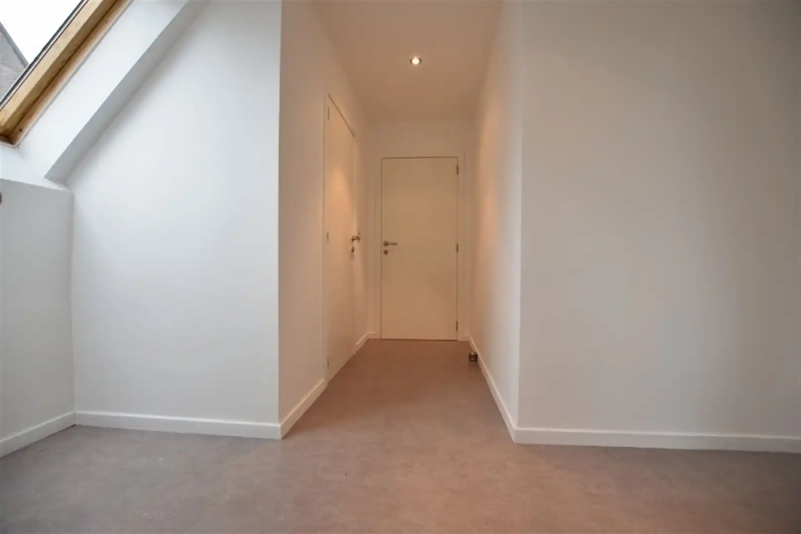 Ruim dakappartement te St-Gillis bij Dendermonde foto 14