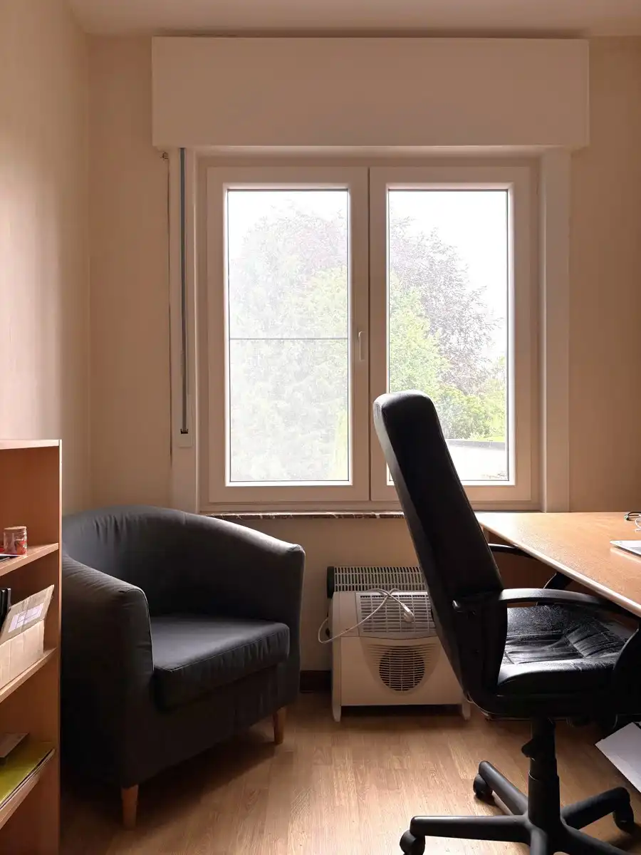 Te renoveren woning in een rustige buurt foto 16