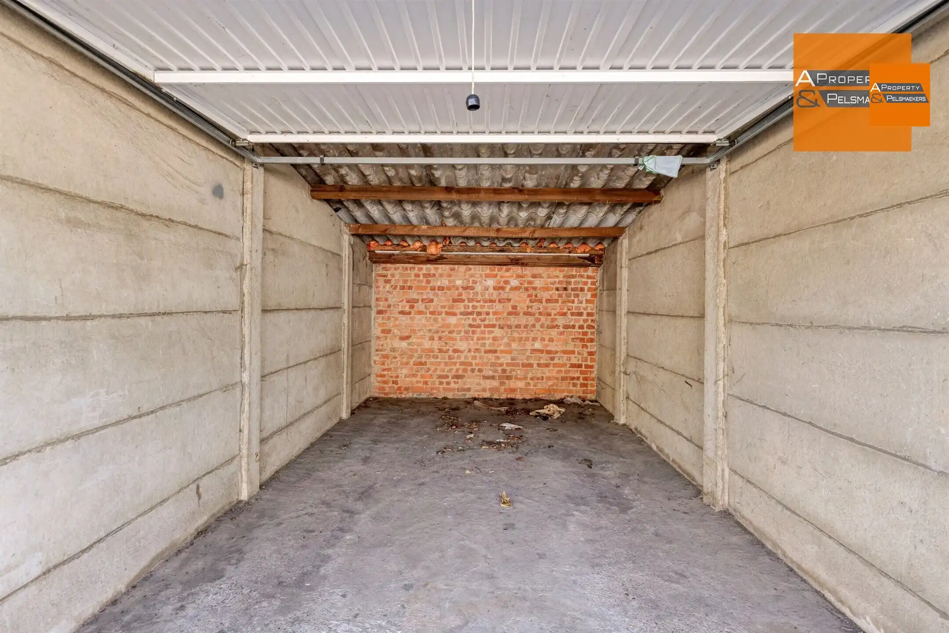  BOD AANVAARD  58  gesloten garageboxen foto 15