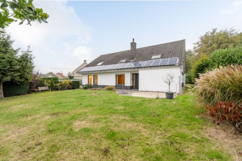 Instapklare villa met upgrade potentieel op topligging! foto 7