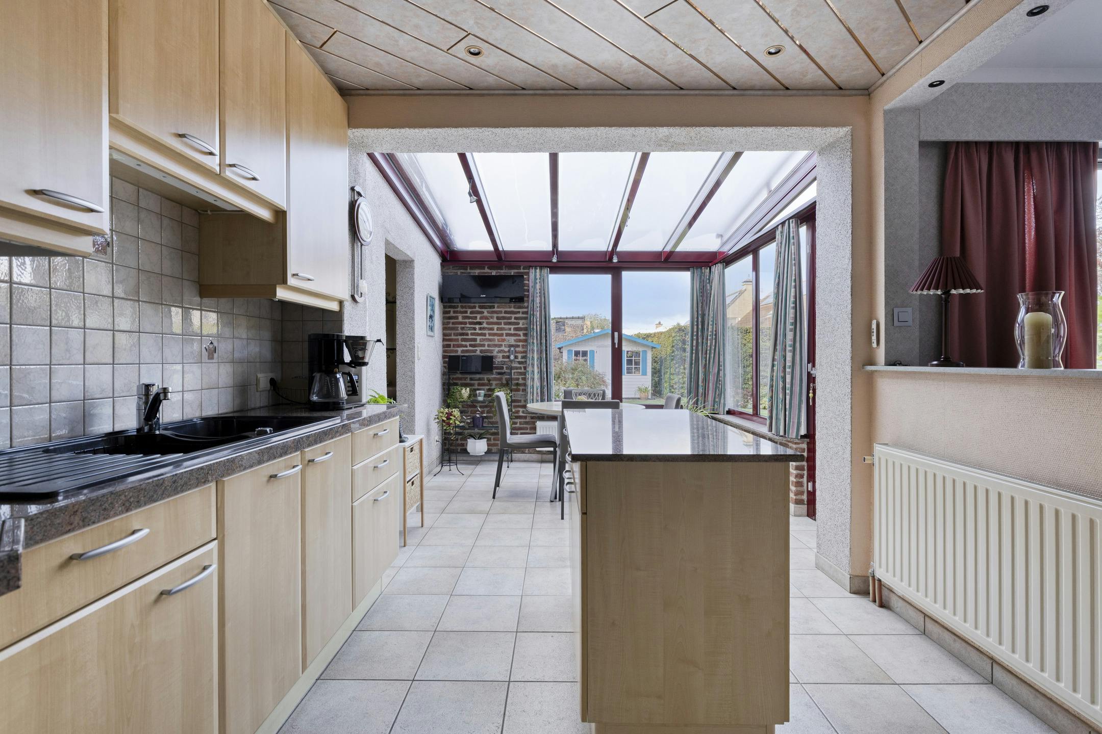 Ruime verzorgde gezinswoning in centrum Beveren foto 9