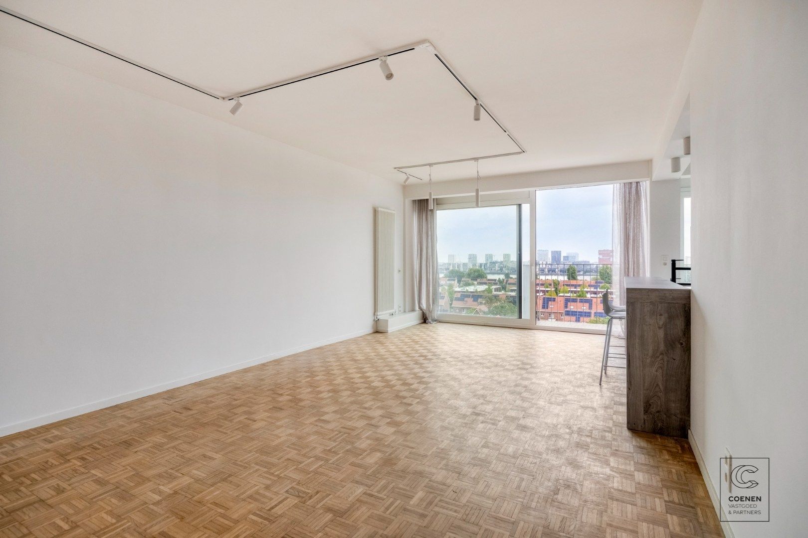 Volledig gerenoveerd appartement op toplocatie te Linkeroever  foto 3