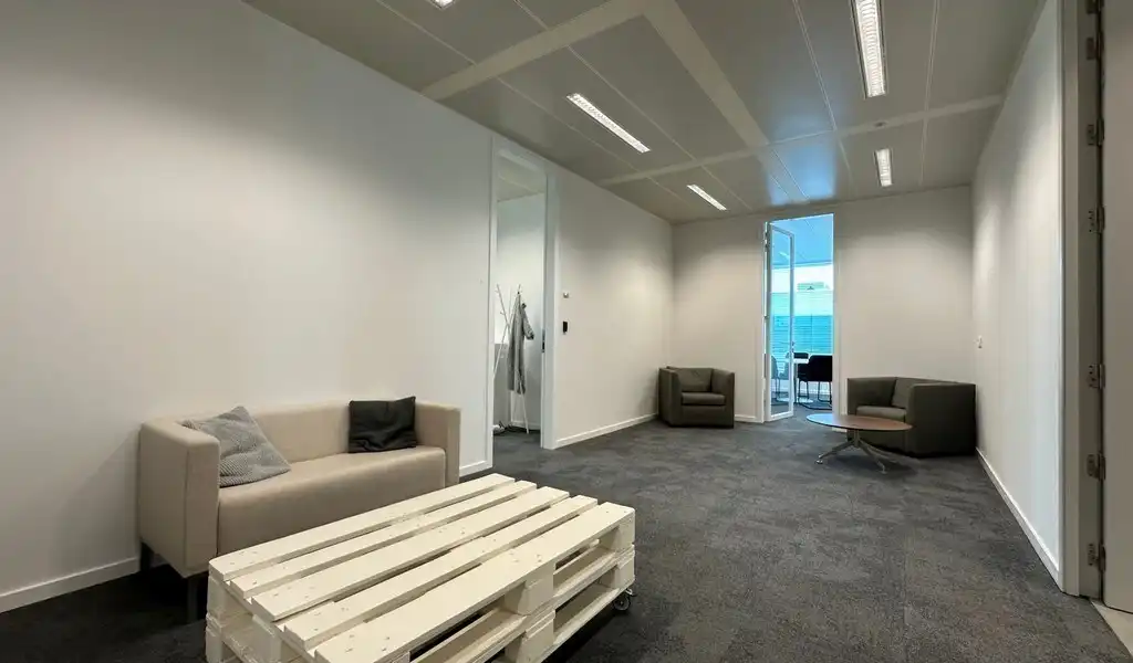 Gemeubelde kantoren met dienstverlening in 3Square Zwijnaarde foto 4