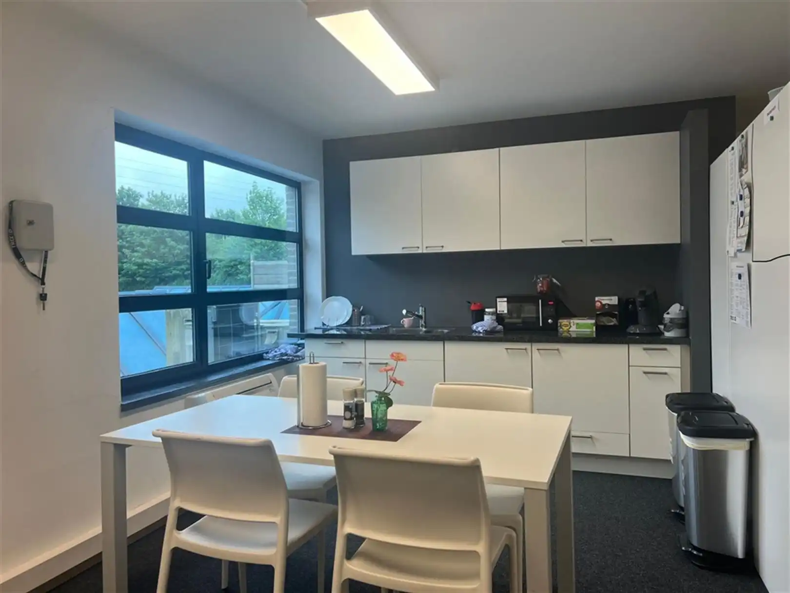 Kantoor te huur aan de op- en afrit van Sint-Job foto 8