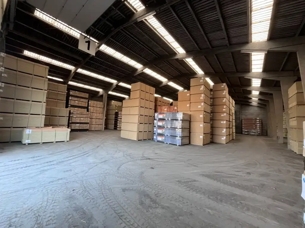 MAGAZIJN TE HUUR – CA. 5.400 M² IN BAVIKHOVE foto 3