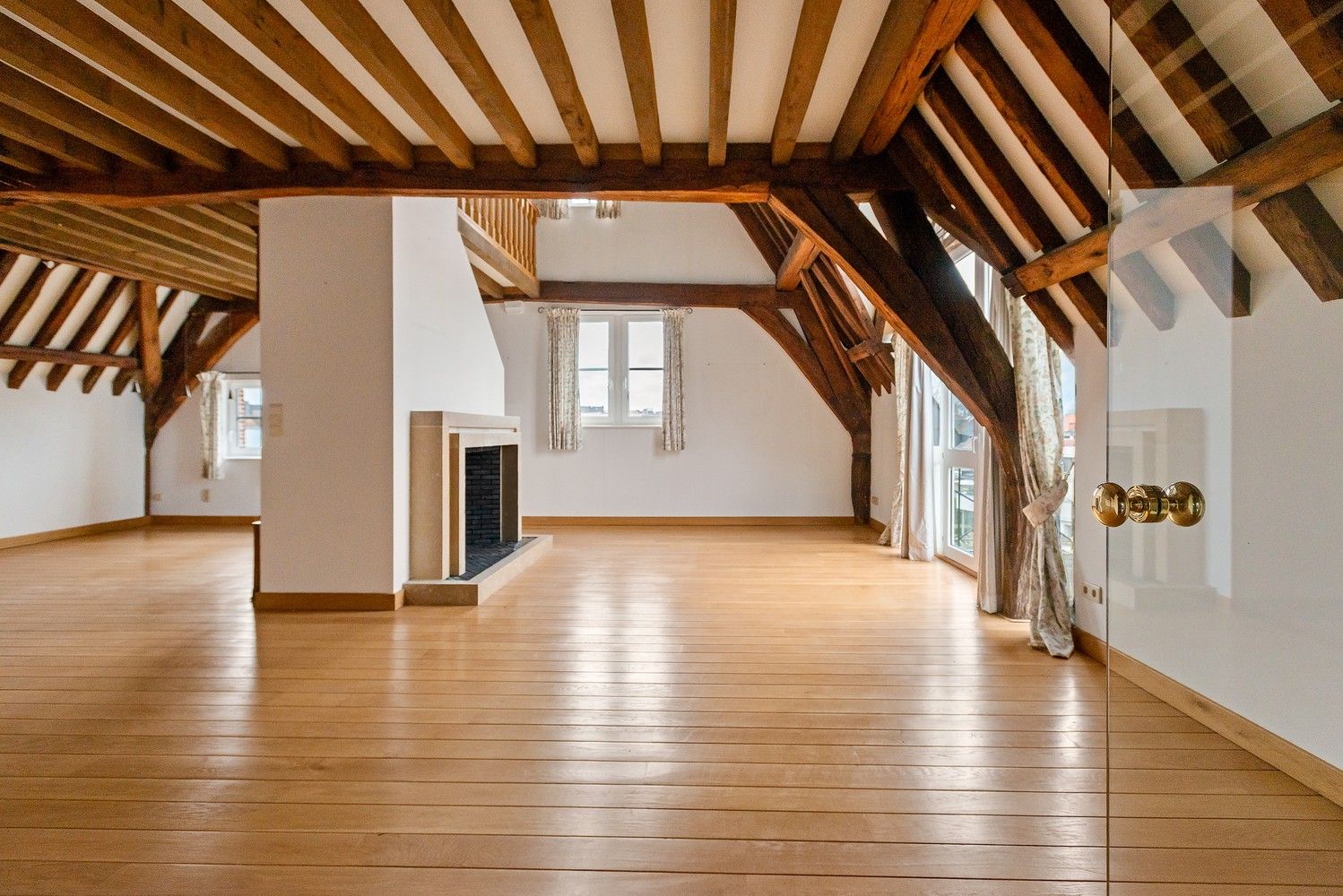 Unieke, lichtrijke loftduplex in het historisch centrum van Lier foto 2