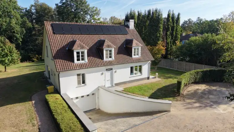 Exclusief gelegen stijlvolle villa op 24 are palende aan natuurgebied foto 40
