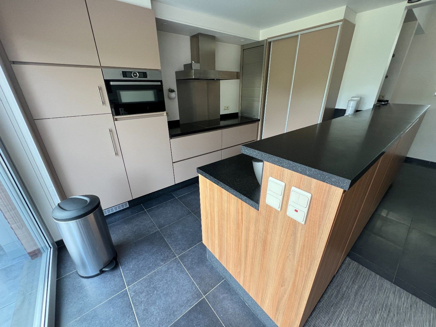 Moderne, zeer ruime woning met 4 slpks, garage en prachtige tuin op een topligging in Kessel-Lo foto 6