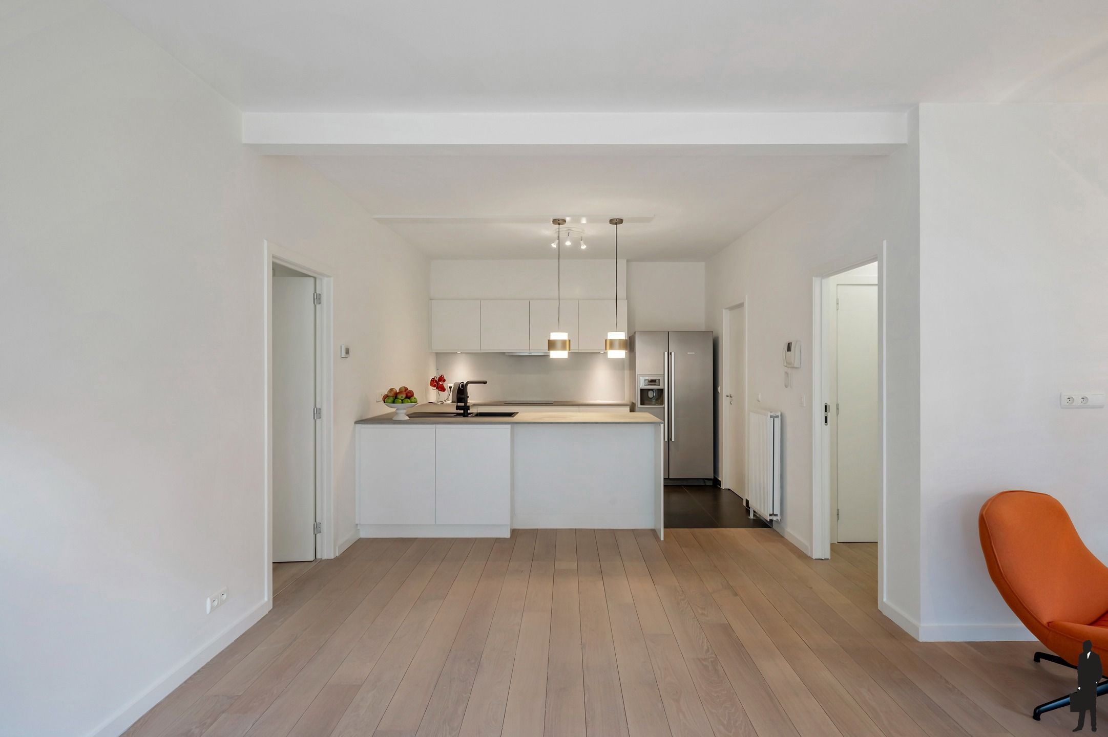 Lichtrijk en volledig gerenoveerd appartement met Terras. foto 6