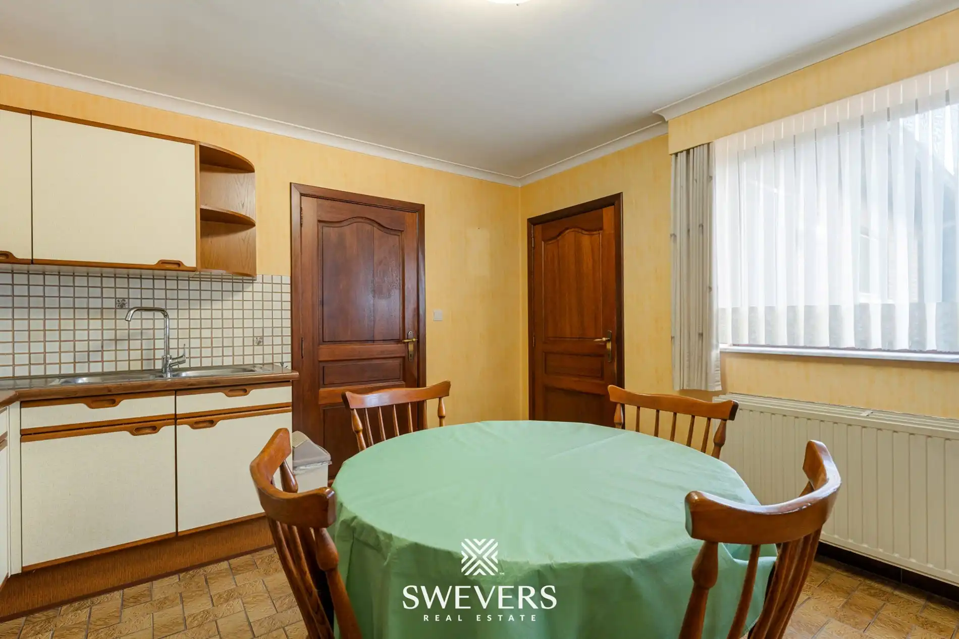 Open bebouwing met drie slaapkamers en uitzonderlijke kelder in Houthalen foto 14