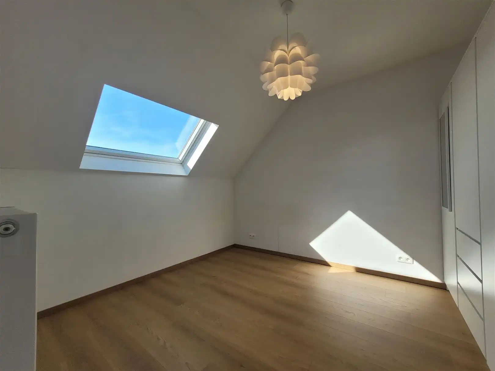 Ongemeubeld appartement met 1 slaapkamer foto 7