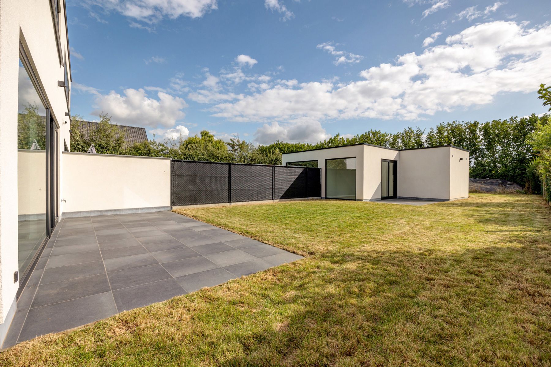 Prachtige, energiezuinige woning met poolhouse! foto 2