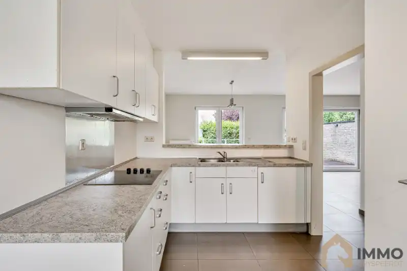Te koop in Staden – Instapklare energiezuinige gezinswoning met garage, tuin en kelder foto 4