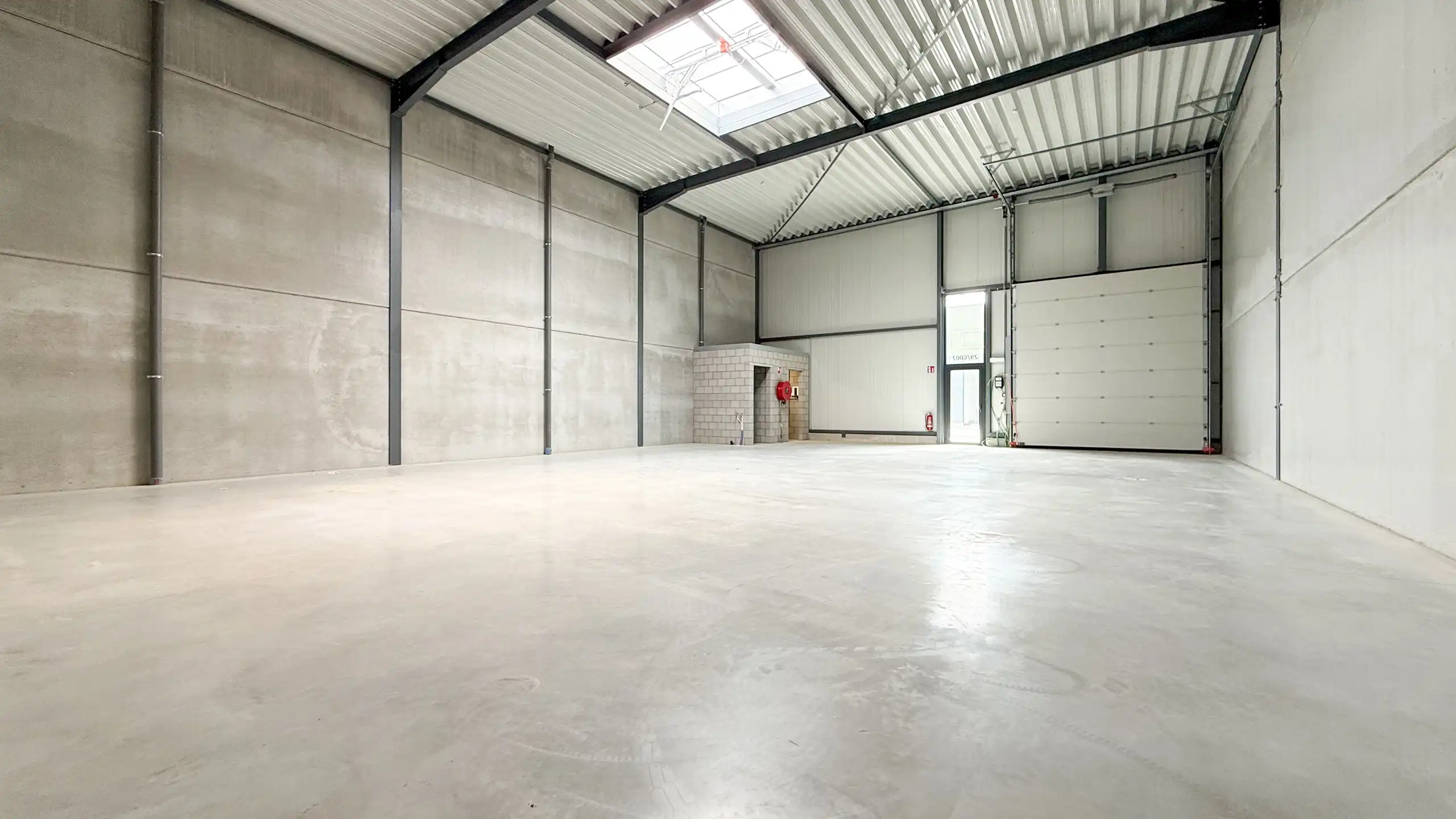 Nieuwbouw KMO-unit van 216 m² op topligging in Beringen! foto 8