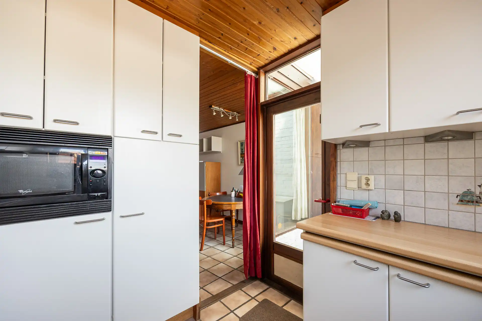 Charmante, centraal gelegen woning met tuinhuis foto 5
