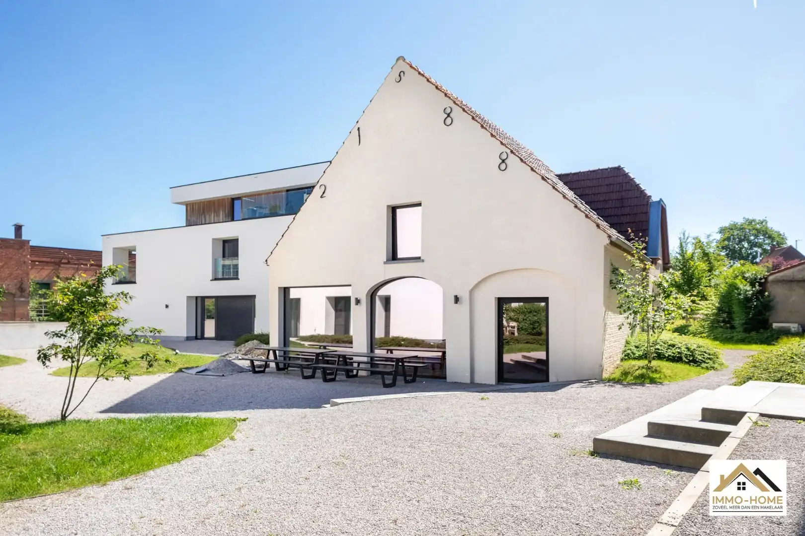Instapklaar modern appartement met autostaanplaats foto 19