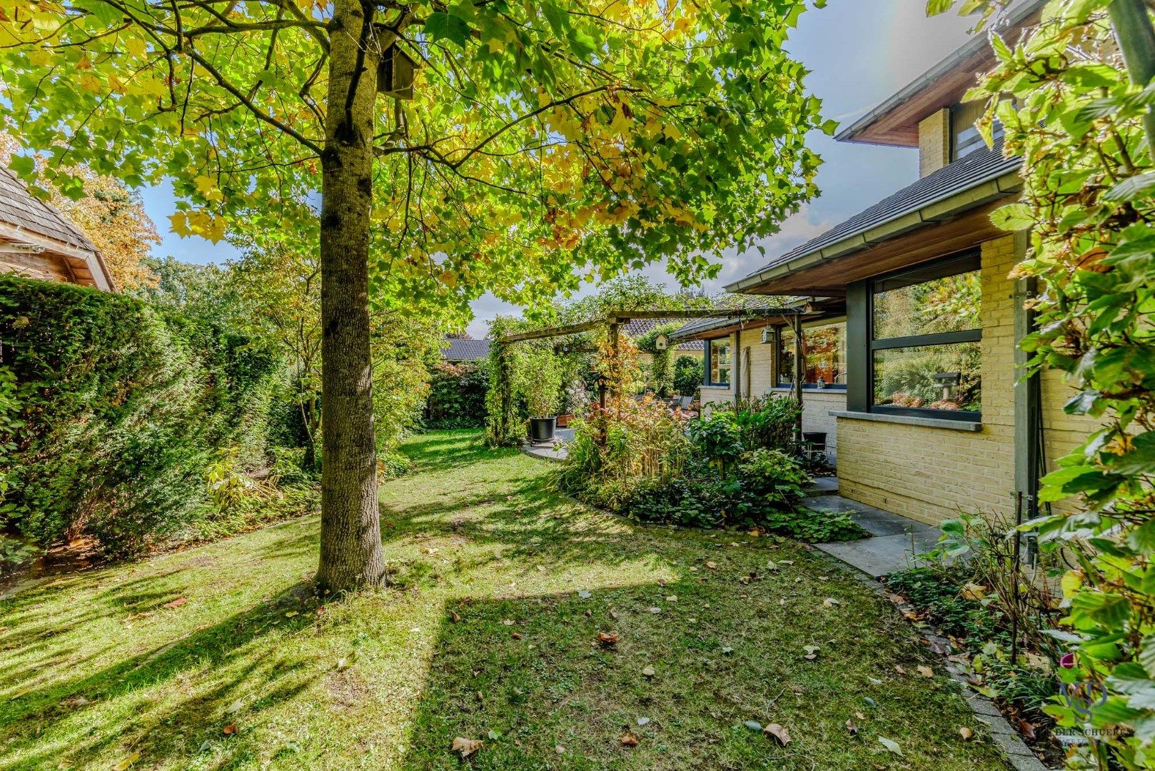 Tijdloze villa in 't groen.  foto 42