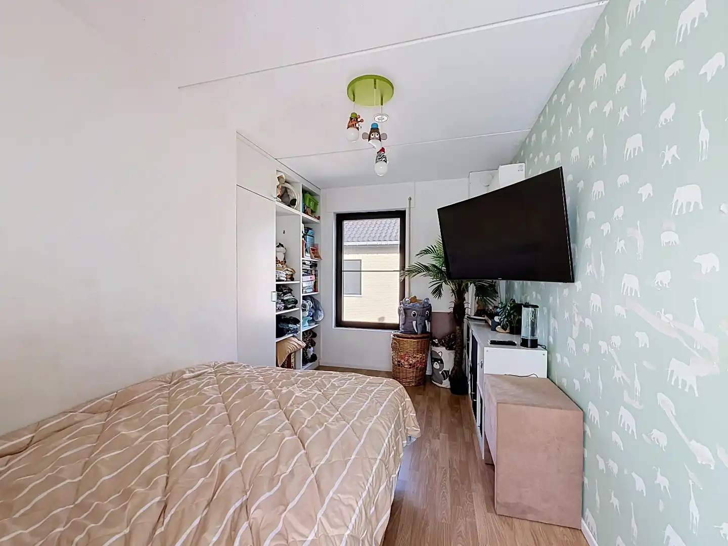 Lichtrijke woning met zwembad op rustige locatie! foto 15