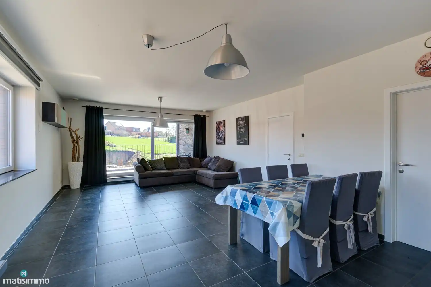 INSTAPKLAAR APPARTEMENT MET 2 SLAAPKAMERS EN AUTOSTAANPLAATS TE RIEMST foto 5