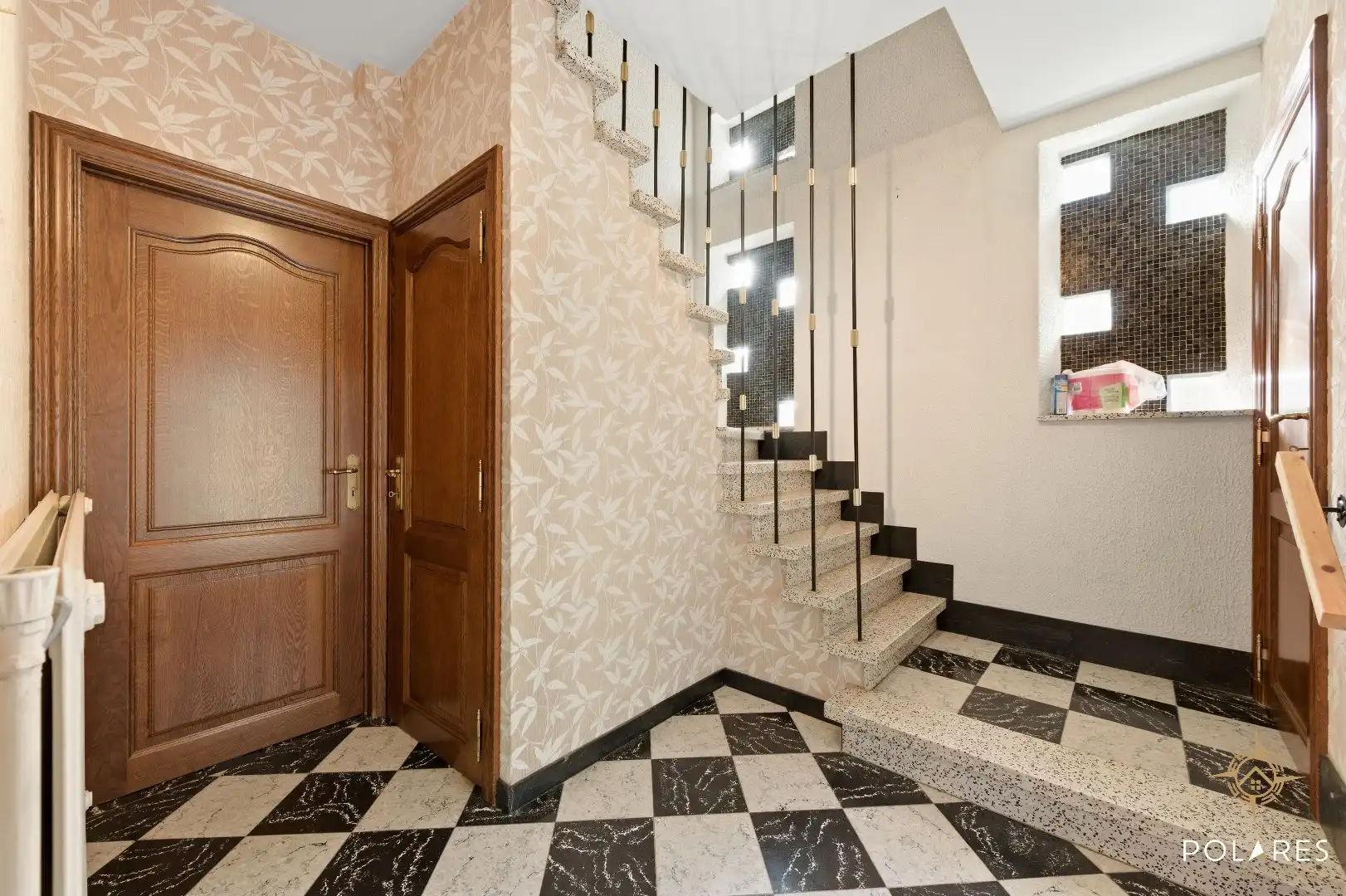 Karaktervolle vrijstaande woning tegenover het bos!  foto 3