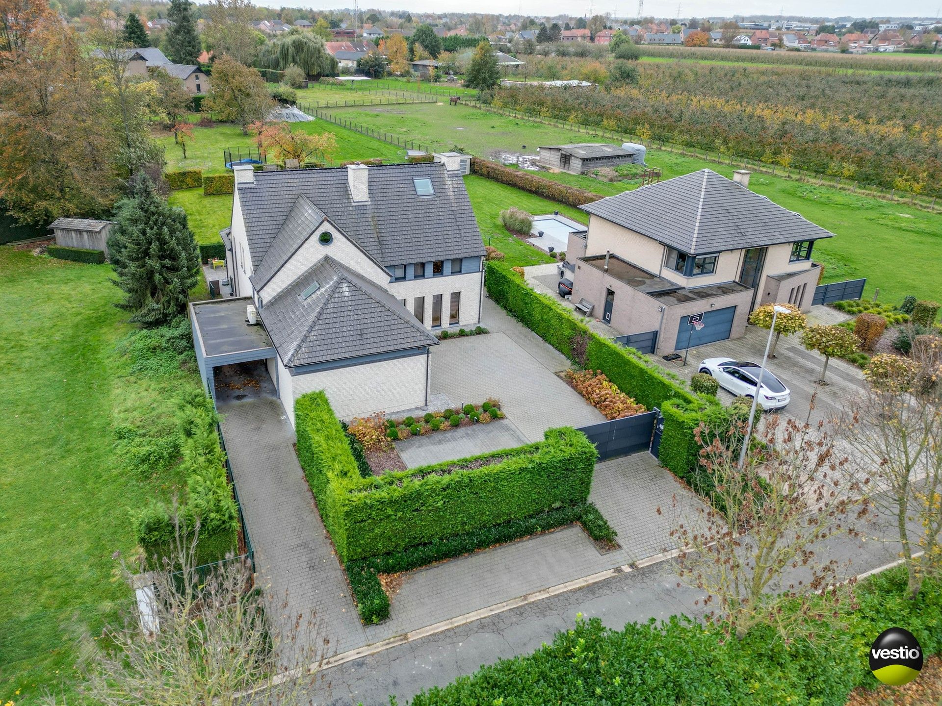 Moderne villa op een mooi perceel van 21 are, 6 slaapkamers en energielabel A! foto 1