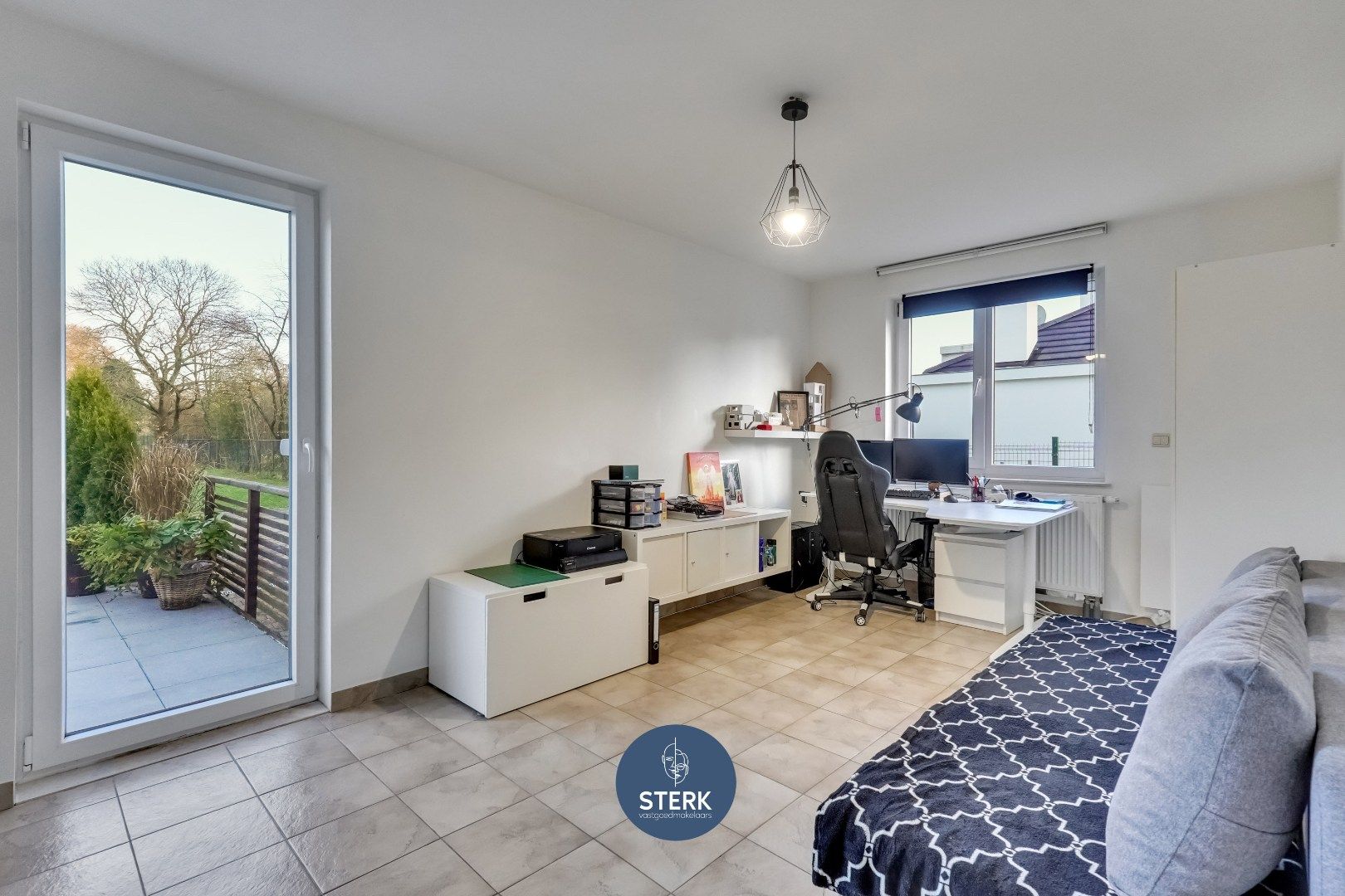 GELIJKVLOERSE WONING MET 4 SLPKS, 2 BADKAMERS EN GROTE TUIN TE ZUTENDAAL !  foto 14