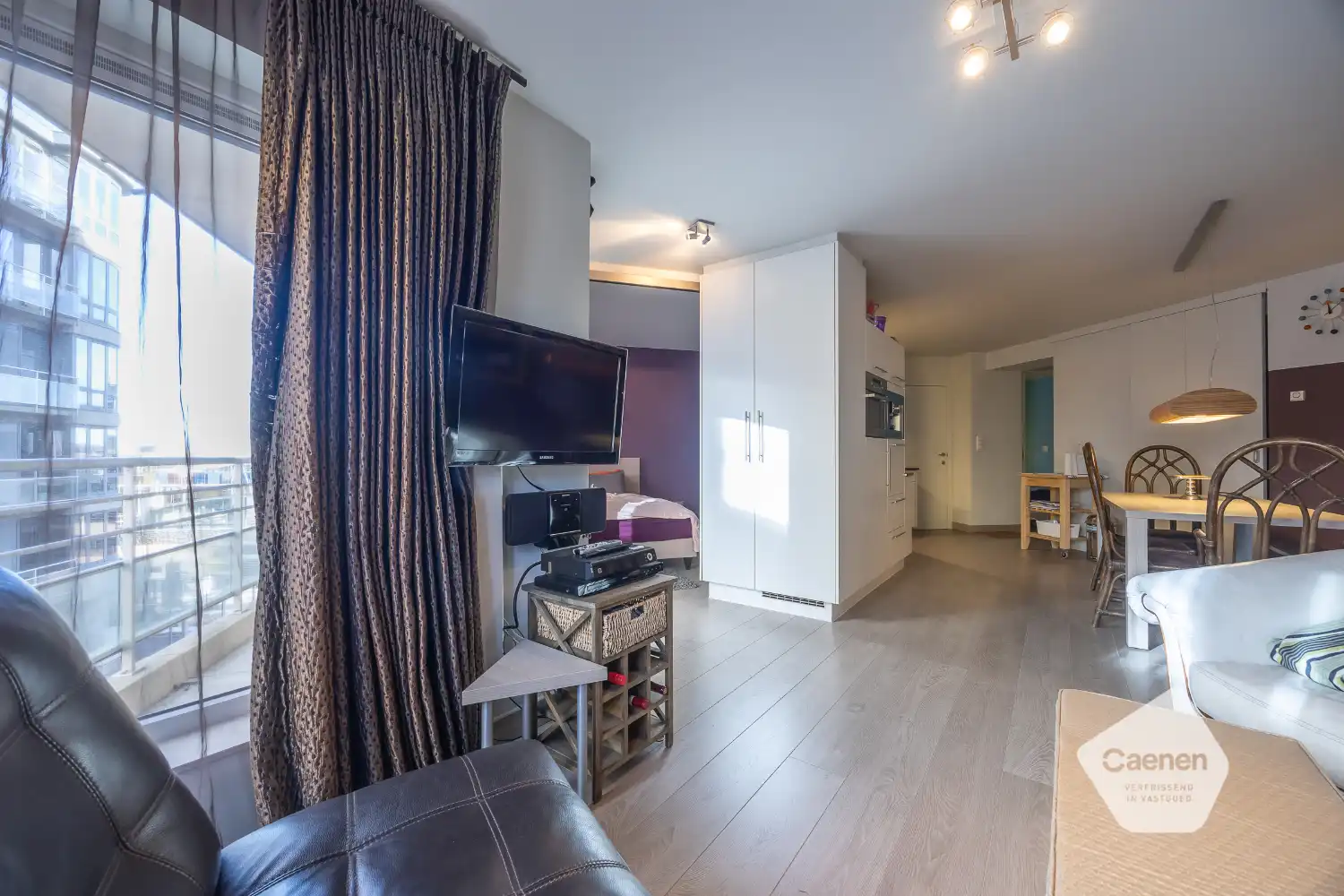 Lichtrijk appartement met zijdelings zicht op de haven in hartje Oostende foto 6