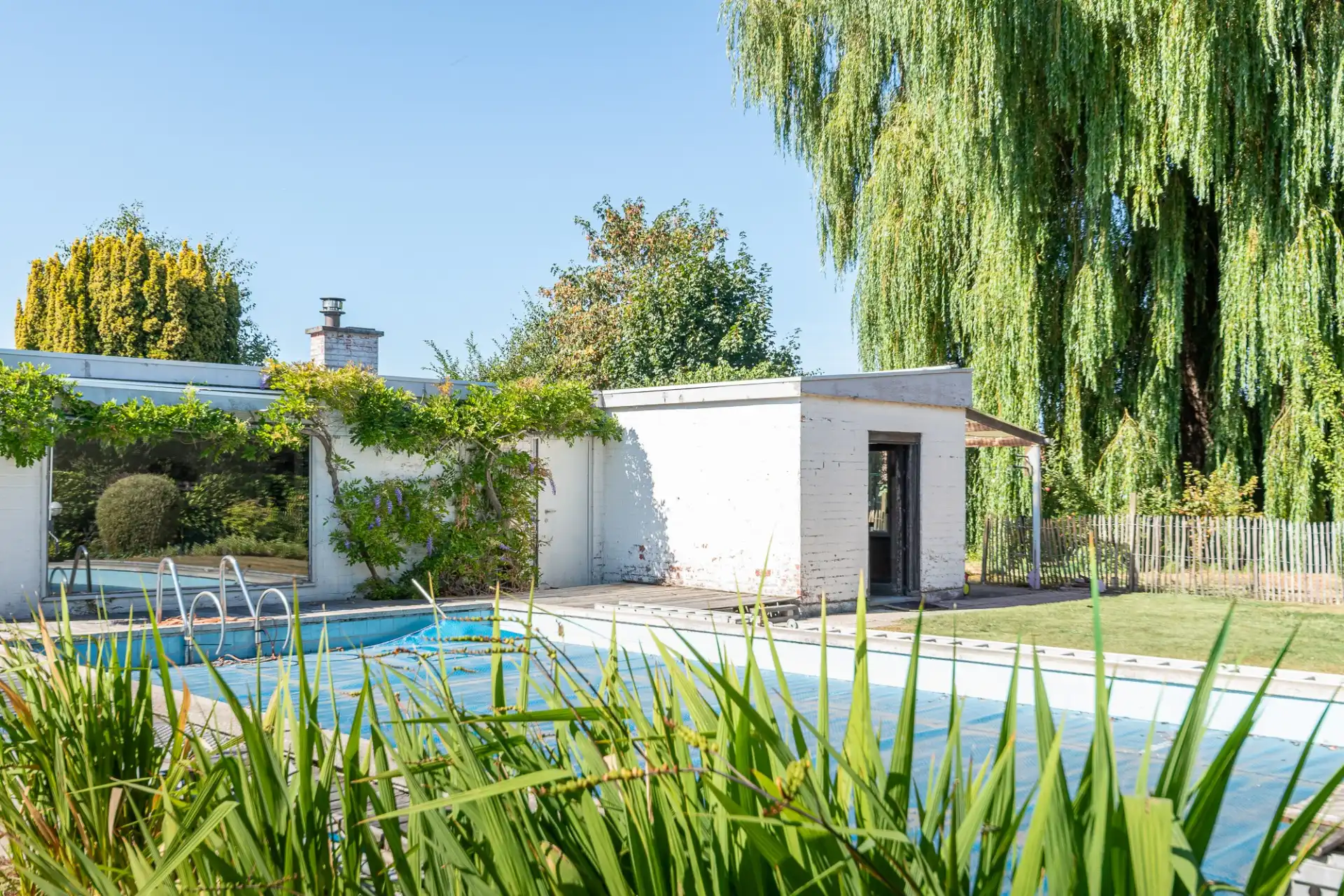 Top gelegen villa op uitzonderlijk perceel. foto {{pictureIndex}}