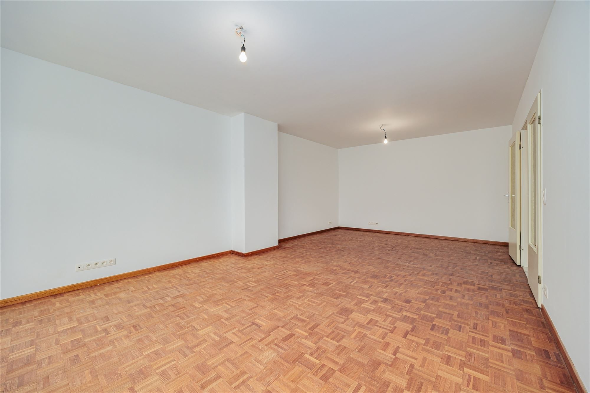 Gerenoveerd appartement met 2 slaapkamers en terras foto 6