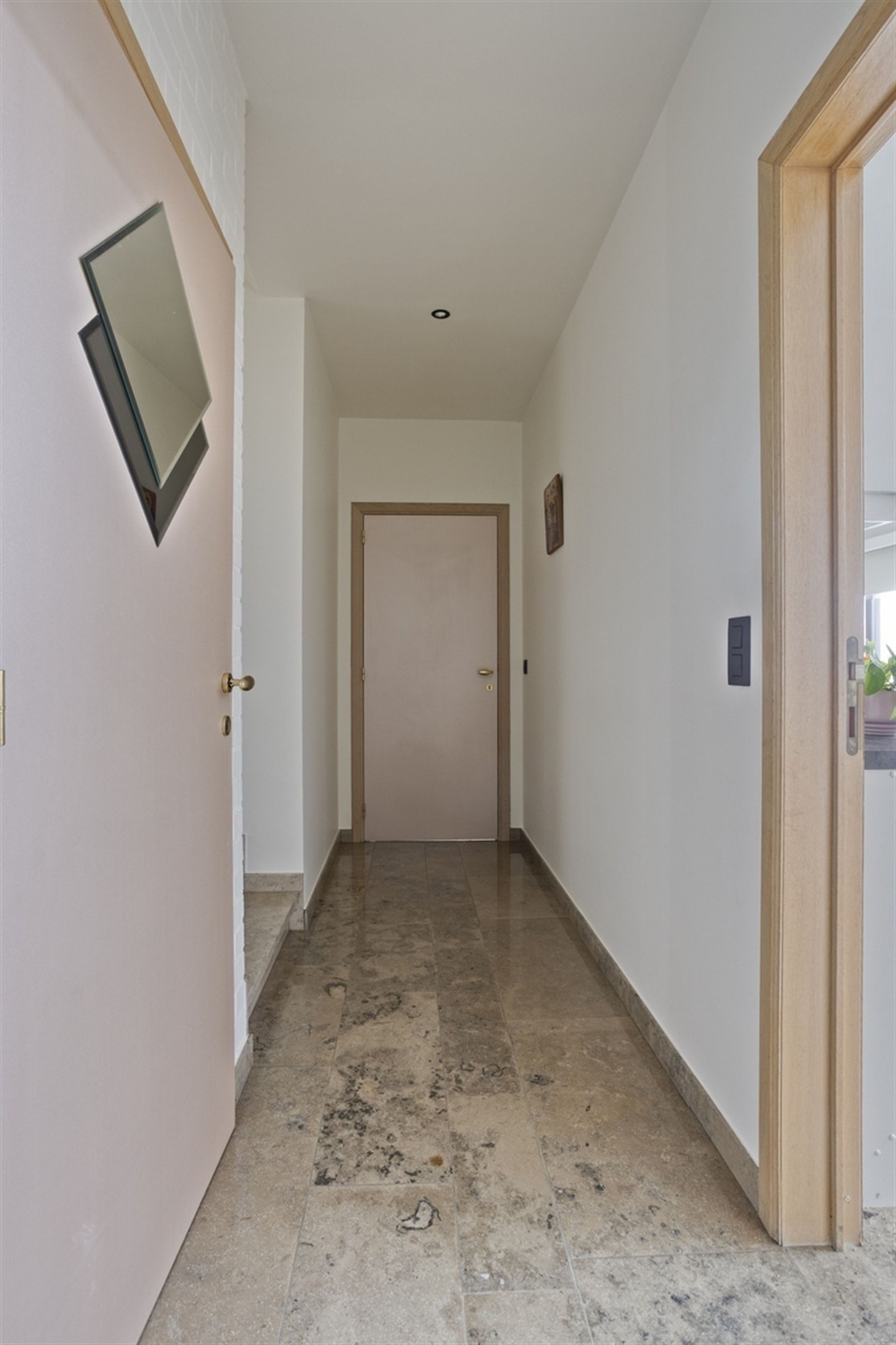 VERKOCHT!!!!   Riante Woning met 4 Slaapkamers foto 13