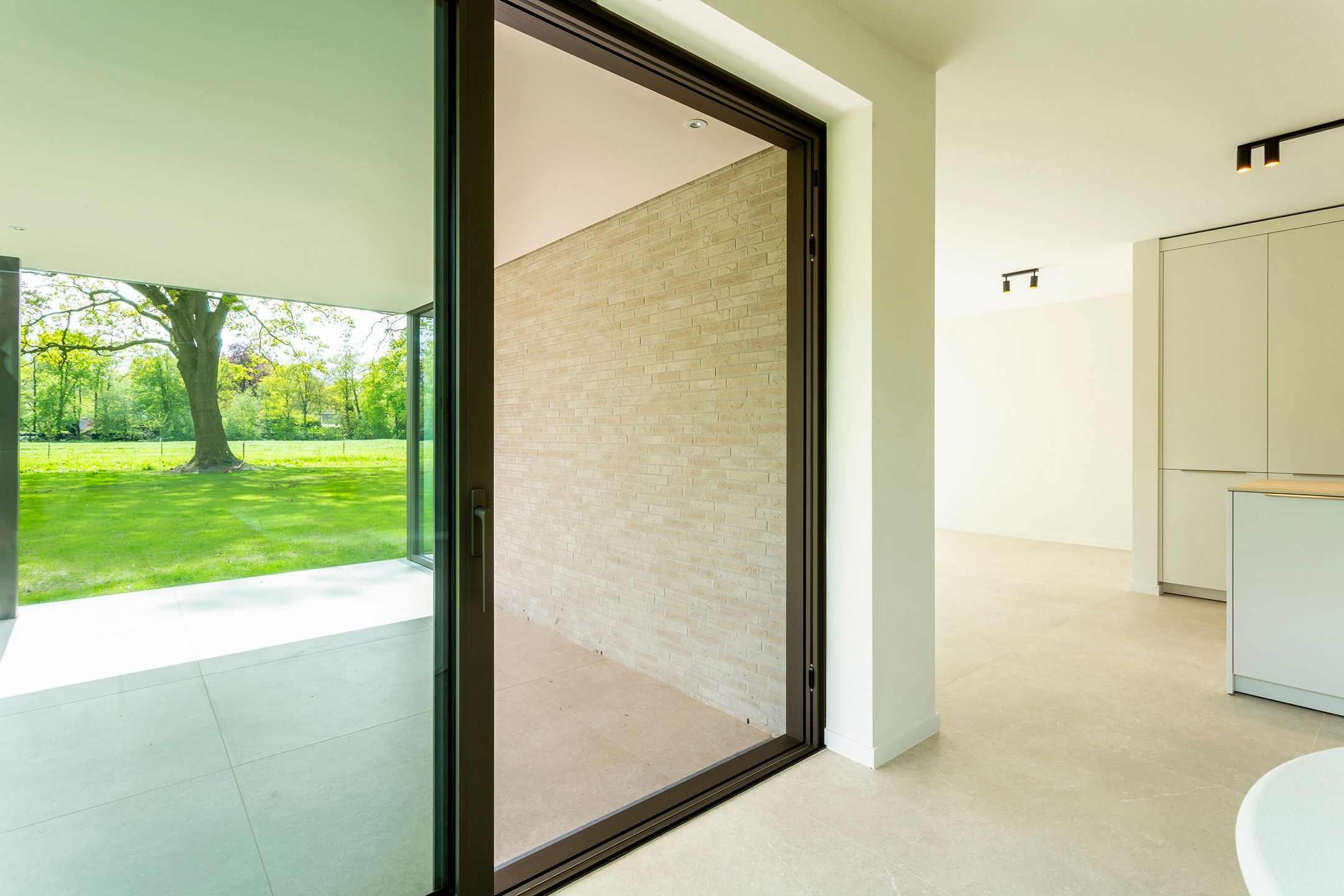 high end nieuwbouw luxevilla in rustige, residentiële wijk foto 5