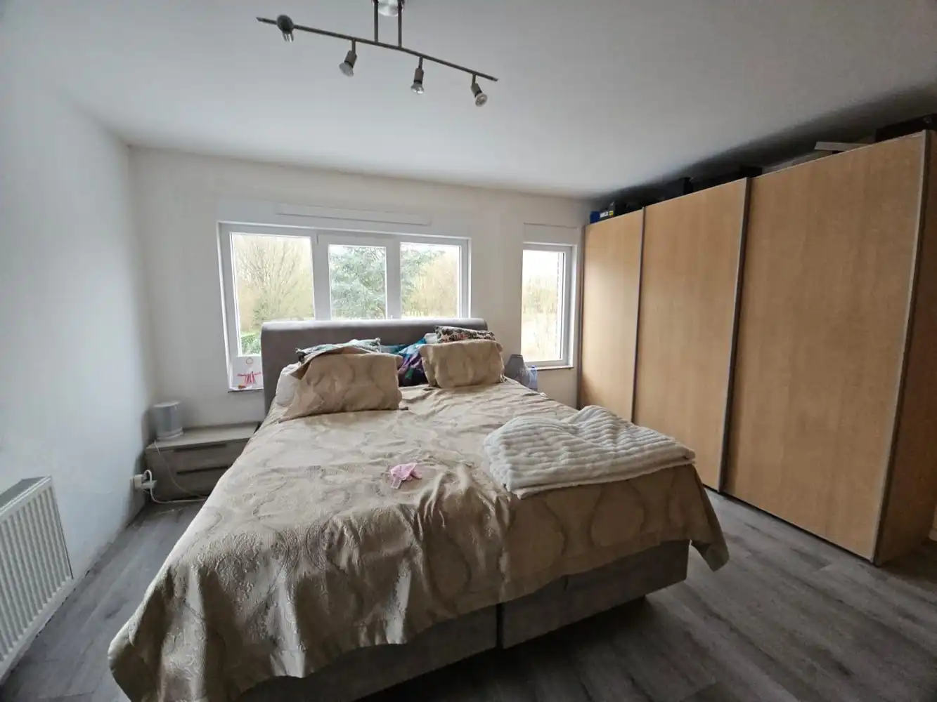 Gerenoveerde woning met 5 slaapkamers en tuin vlakbij de dorpskern foto 10