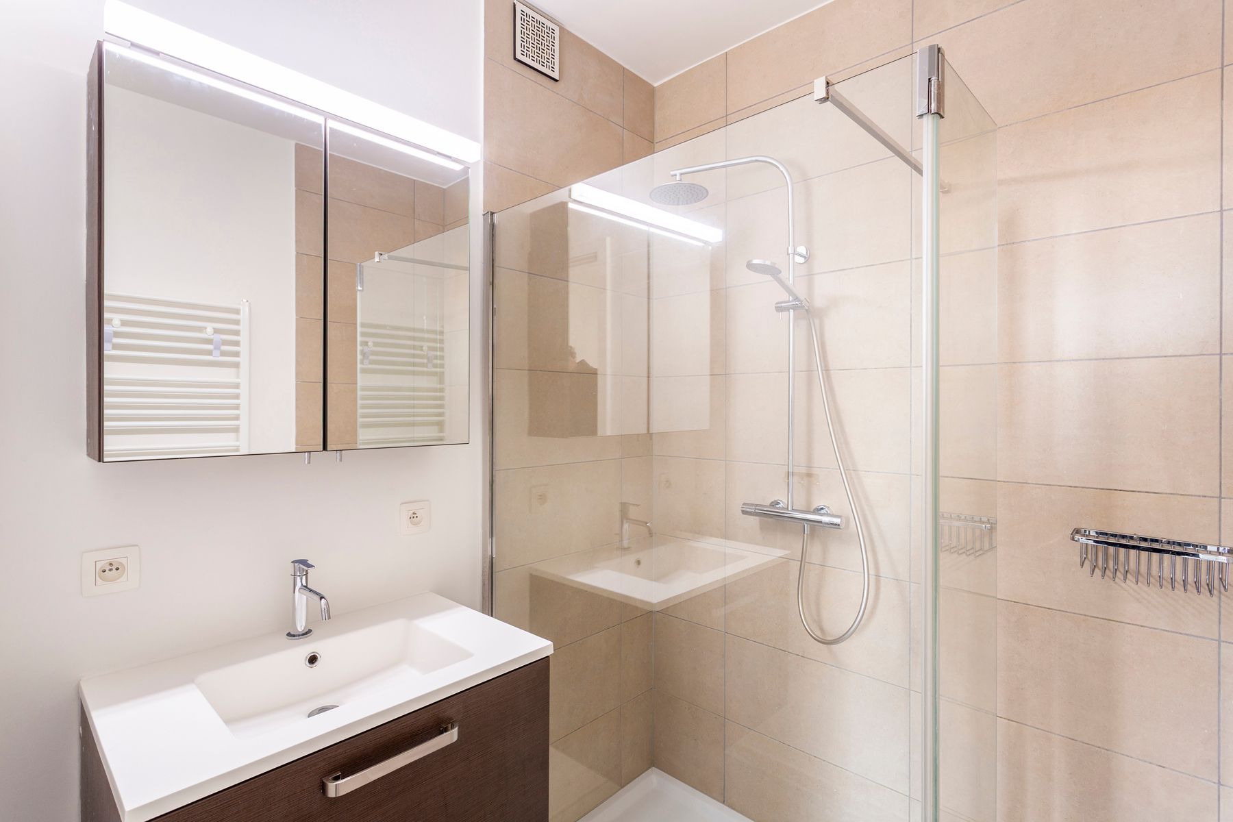 Modern 1-slpk appartement met terras in residentie Cadiz foto 6