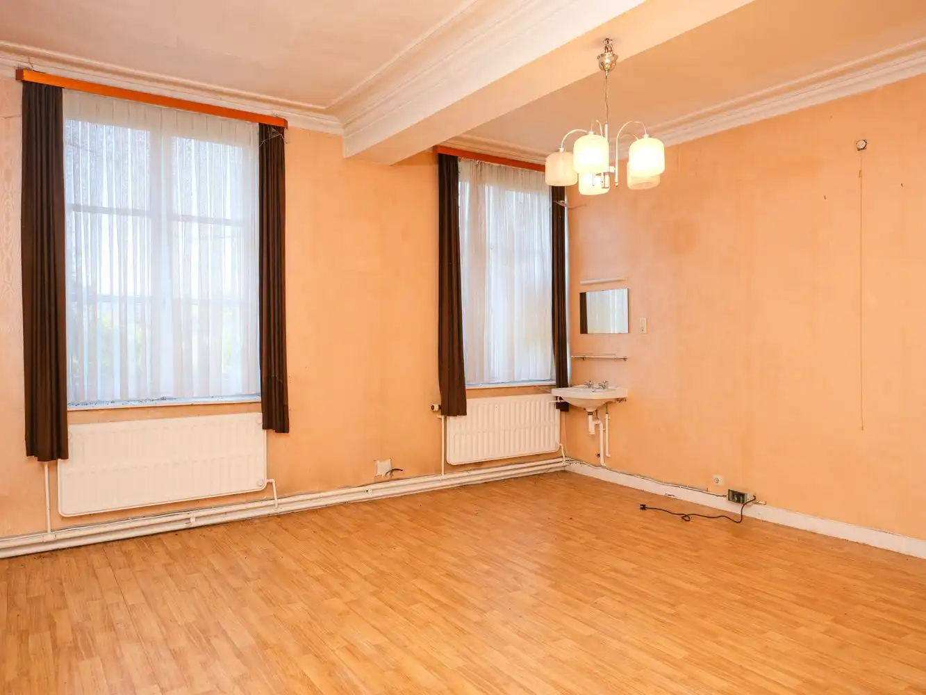 Voor liefhebbers van karaktervolle panden: unieke pastorie in dorpscentrum foto 32