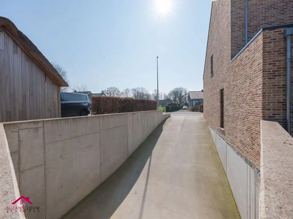 Gelijkvloers appartement met ruim terras foto 24