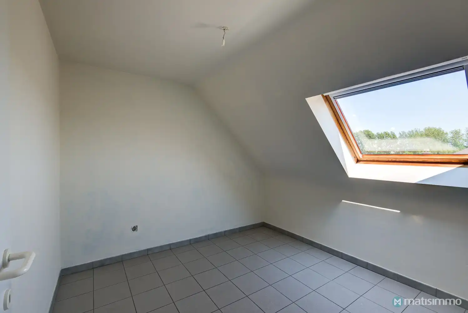 INSTAPKLAAR DUPLEX-APPARTEMENT MET 2 SLAAPKAMERS EN GARAGE NABIJ HET CENTRUM VAN BILZEN foto 13