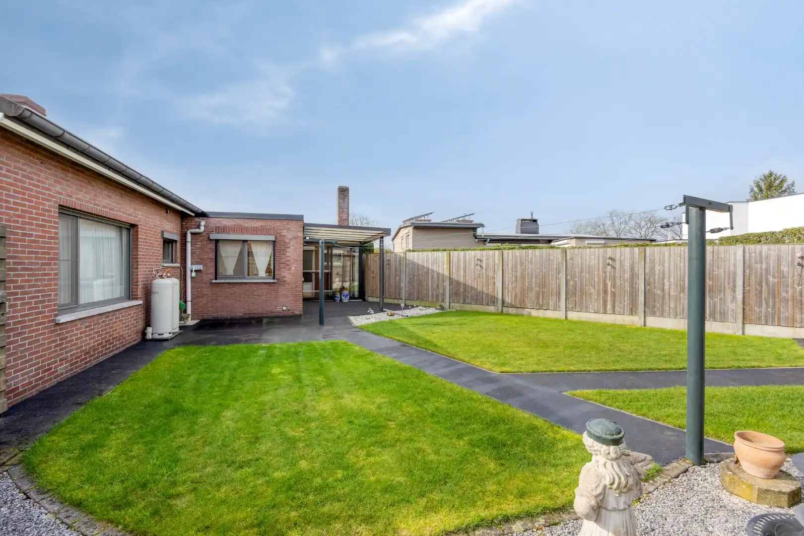 Ruim ingedeelde gelijkvloers woning op een mooi breed perceel van 812 m². foto 38