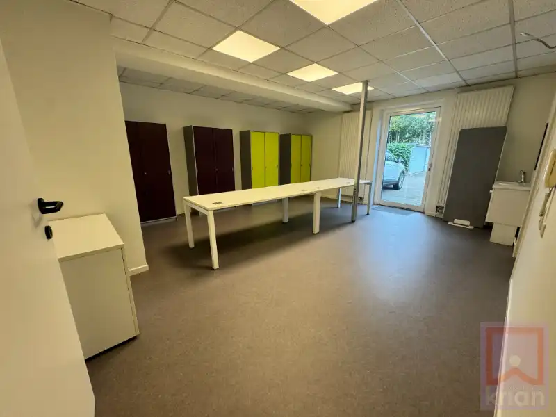 Handelsruimte ±170m²  te huur in centrum Geel! foto 6