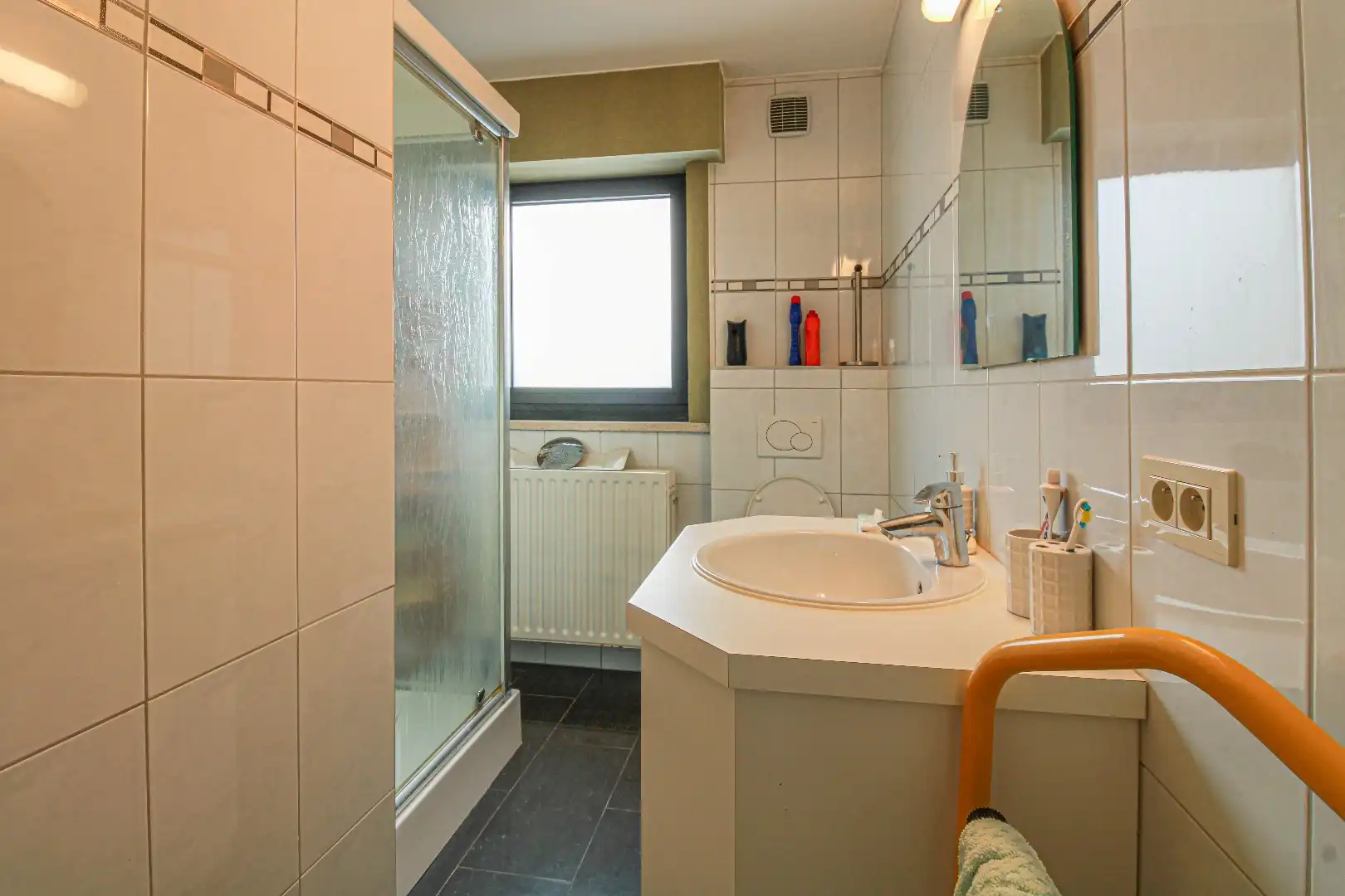 Alleenstaande bungalow met tuin! foto 10