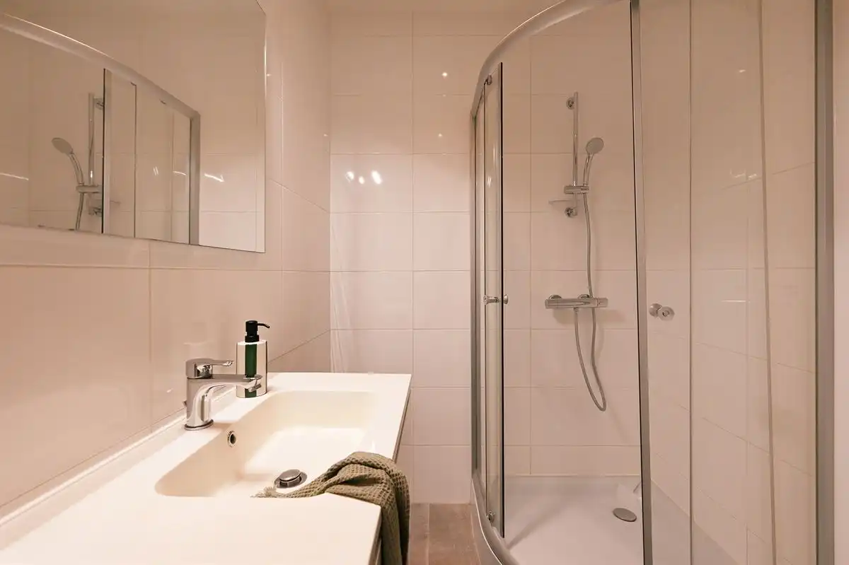Lichtrijk hoekappartement in hartje Brasschaat foto 19