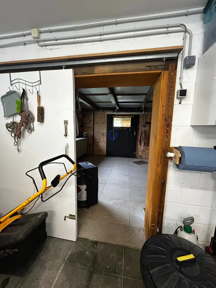 Instapklare gerenoveerde woning op 11a 75ca met prachtige, zuidgerichte tuin aan natuurgebied De Maten in Genk. foto 41