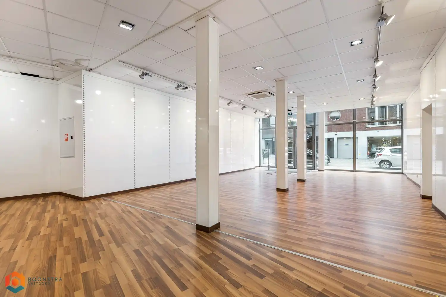 Ruim handelsgelijkvloers op een uitstekende locatie te Heist-op-den-Berg foto 4