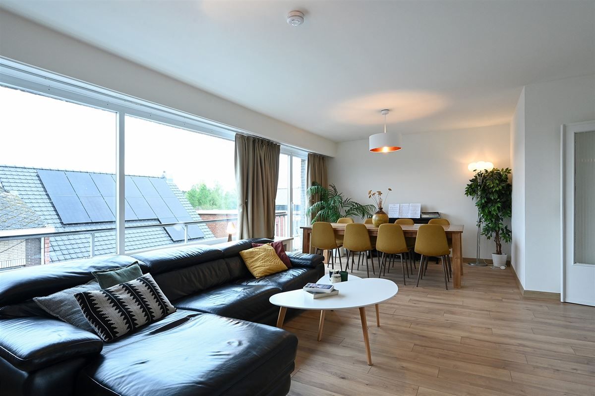 ruim en lichtrijk appartement nabij het centrum van Duffel foto 3