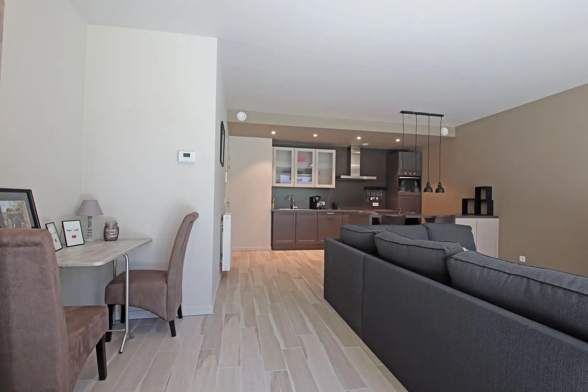 Recent en volledig gemeubeld appartement foto 6
