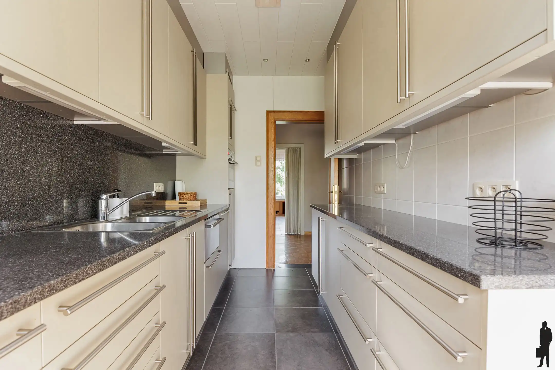 Ruime woning met 5 slpk, zonnige tuin & tal van mogelijkheden foto 15