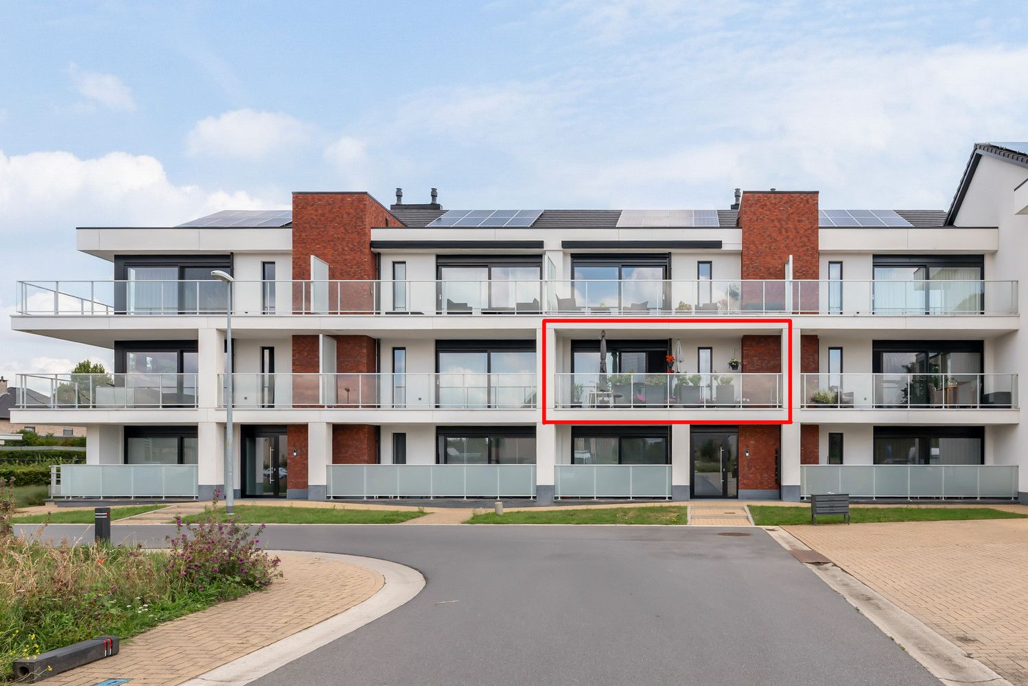 Prachtig nieuwbouwappartement op rustige en toch supercentrale locatie in Berlaar centrum! foto 2