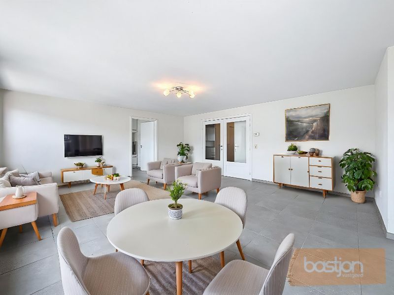 Instapklaar appartement met garage. foto {{pictureIndex}}